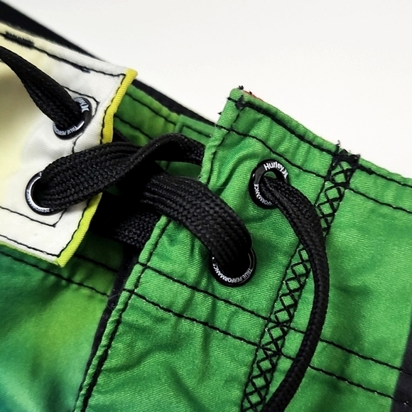 ⭐️3/ $30⭐️ Hurley Men's Swim Shorts Trunks Multi Coloured Size 30 - Picture 4 of 12